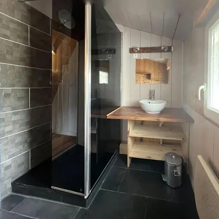 度假居 Avec Piscine Proche Du 拉特斯特德布赫